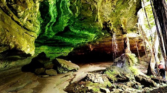 Grutas do Nzenzo